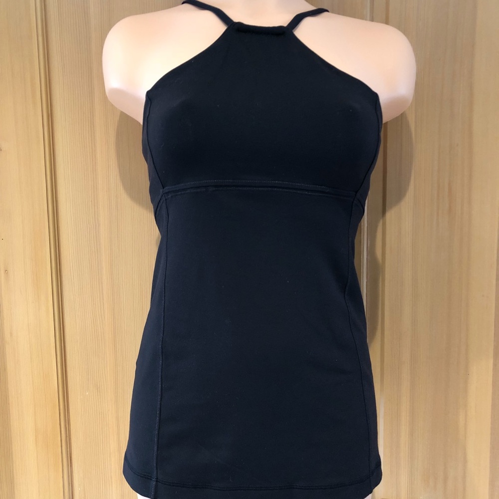 Black Lululemon tank